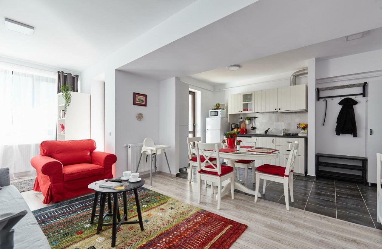 George Apartment *