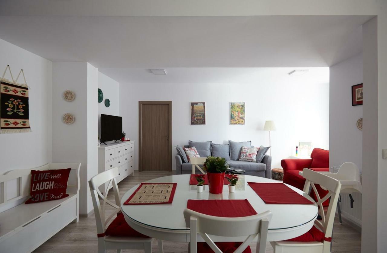 George Apartment